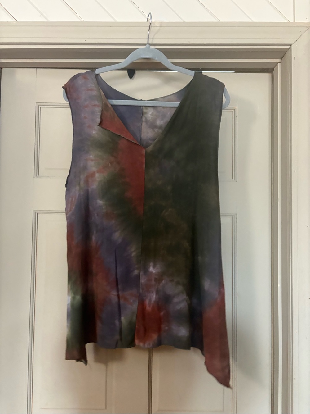 Sleeveless Tie-Dye V-Neck Women's Top in Olive, Rust & Purple
